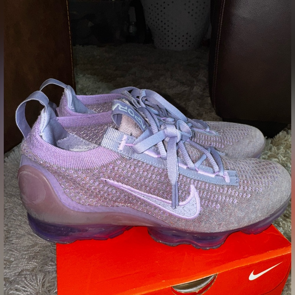 Nike Women's Air VaporMax‎ Purple Athletic Shoes in original box size 8 - Picture 9 of 12